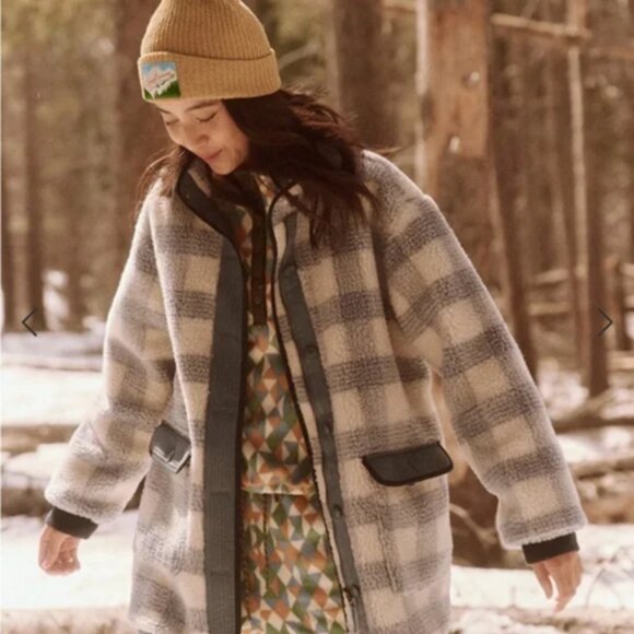 The GREAT. Plush Mountaintop Coat in Bluebird Alpine Plaid Large - Picture 2 of 6